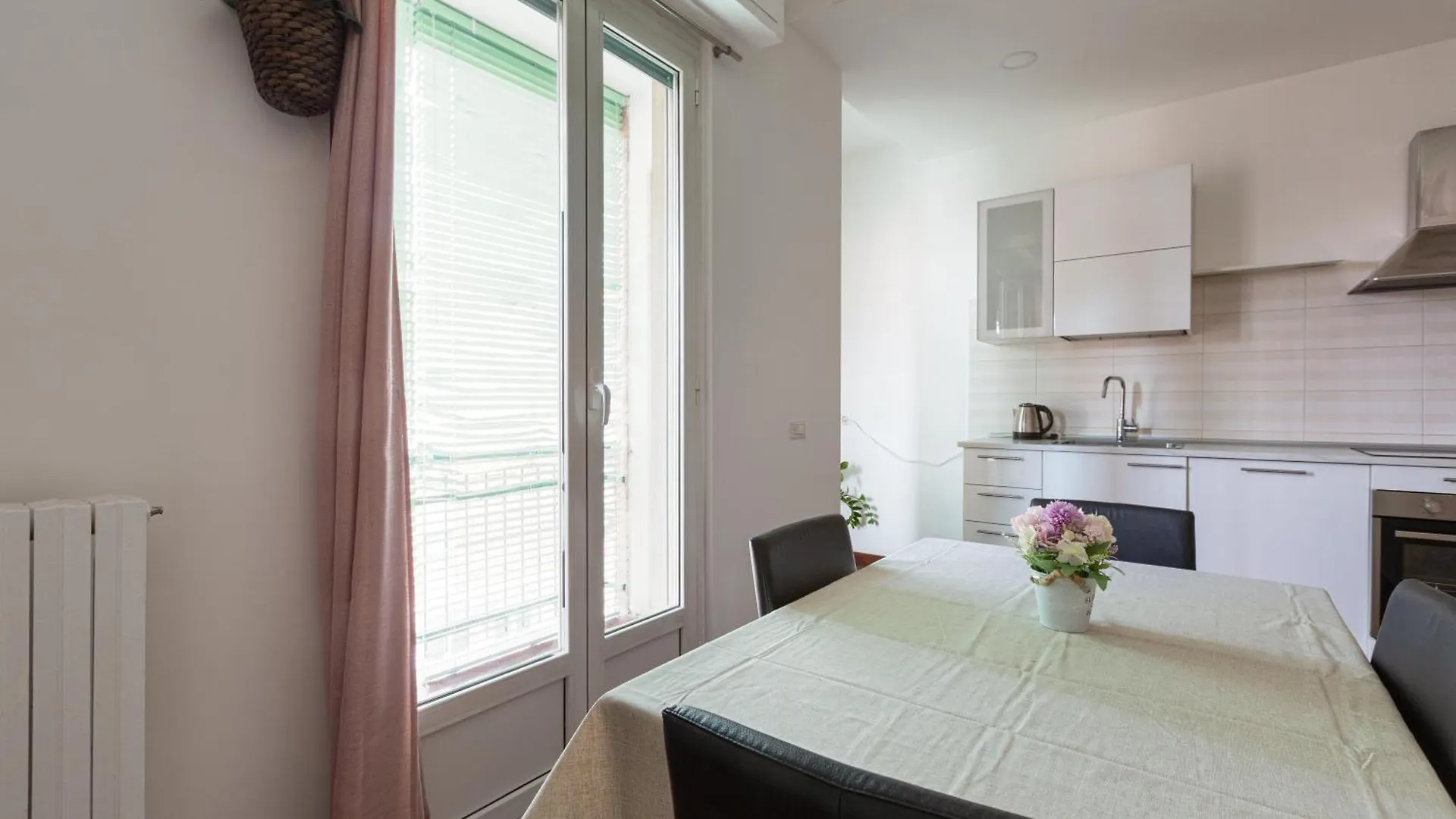 Lorenteggio Gelsomini Cozy Apartment Milan