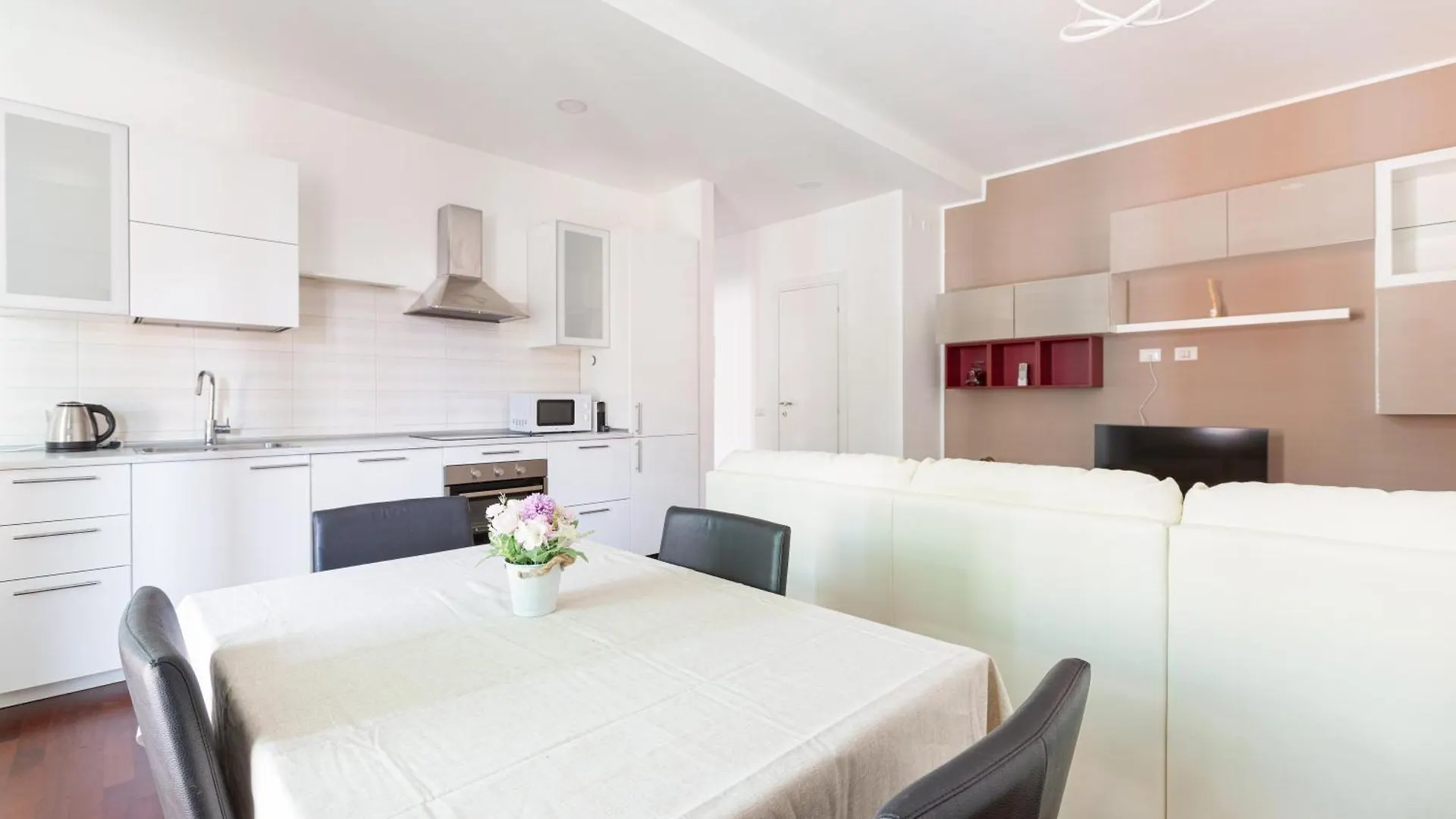 Lorenteggio Gelsomini Cozy Apartment Milan Italy
